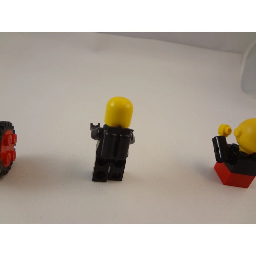 Lego Minifigure Space - Classic Black with Air Tanks sp003 - Sets 6971 6952 6951